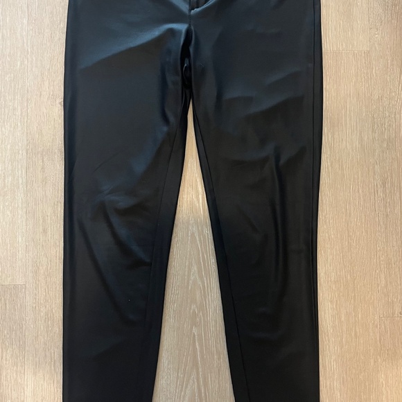 Faux leather pants/ capris size S (USA), M (EUR) - Picture 2 of 5